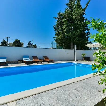 Apartment Crno *
