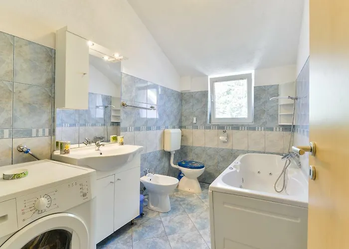 شقة Crno زادار